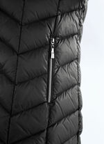 Daunenjacke mit abnehmbarer Kapuze 