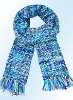 Schal mit Fransen an den Enden 