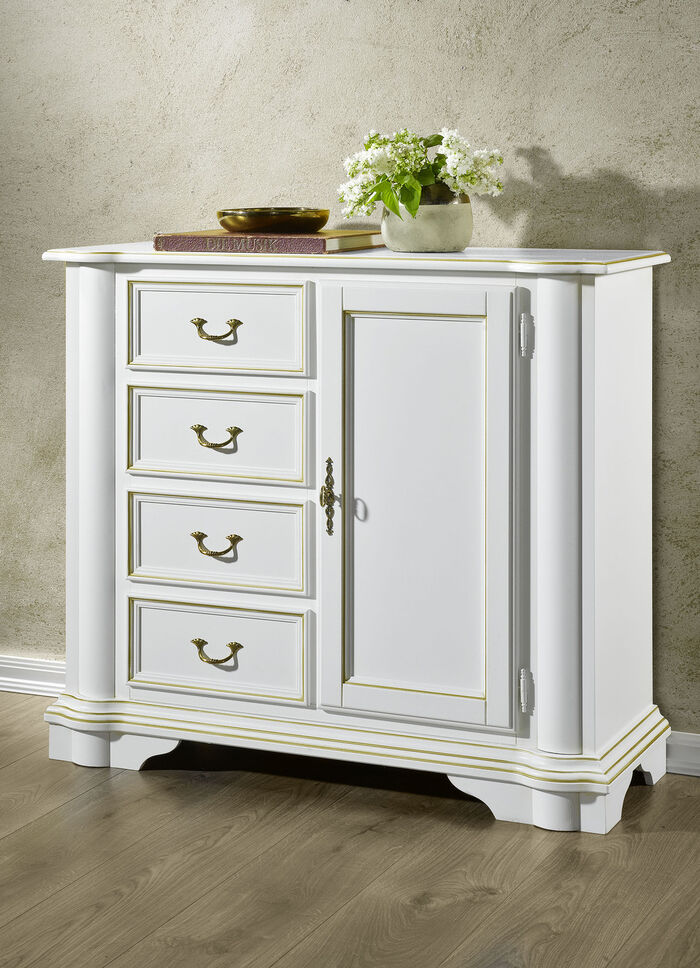 Kommodenserie aus teilmassivem Holz 