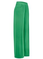 Hose in modischer Weite 