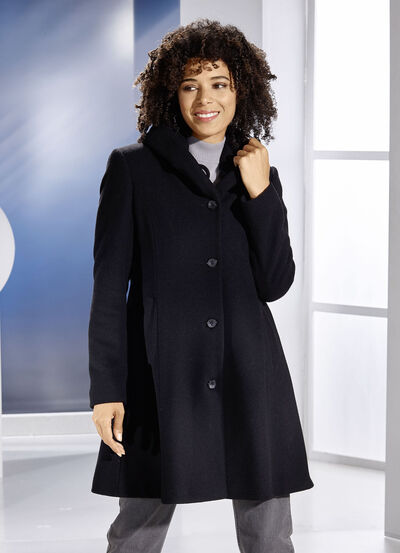 Kurzmantel in Swingerform 