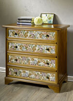 Teilmassive Schubladenkommode in Nussbaum NUSSBAUM