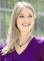 Halskette mit Kristallstein  