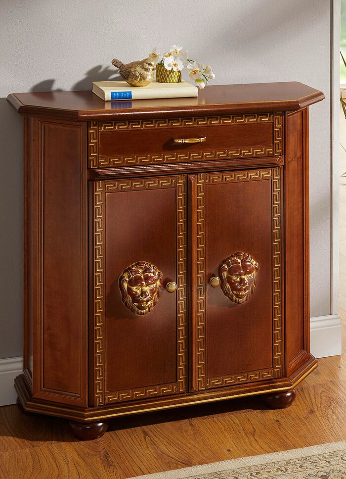 Hochwertiges M&ouml;belprogramm mit Verzierungen 