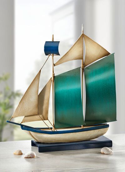 Segelschiff aus Metall 