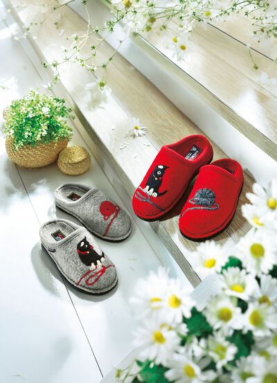 Haflinger-Hausschuhe Caty, aus hochwertiger Schurwolle 