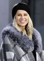 Trendiges Damen-Stirnband, aus Strick SCHWARZ