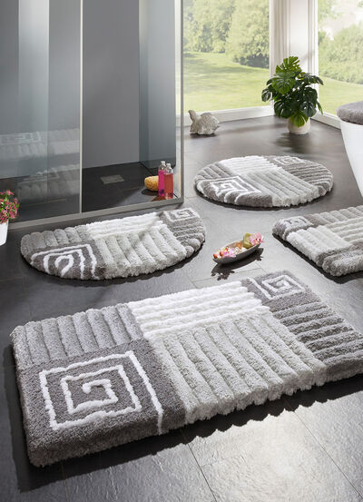 Badgarnitur mit rutschhemmener  Rückseite 