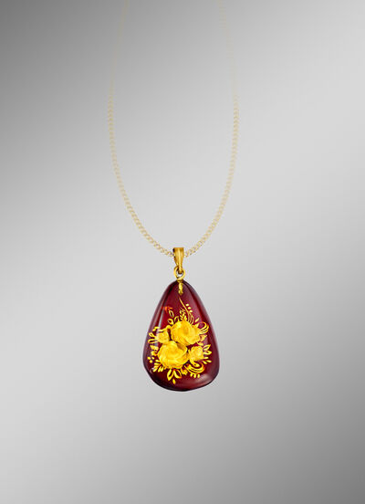 Anhänger mit handgravierten Rosen 