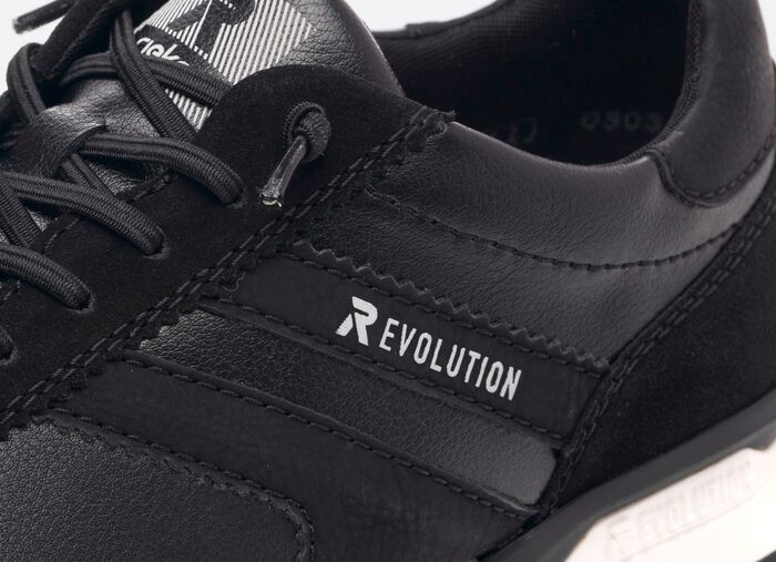 Schn&uuml;r-Sneaker mit herausnehmbarem Textilfu&szlig;bett 