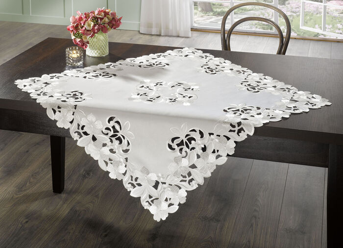 Bestickte Tisch- und Raumdekoration 