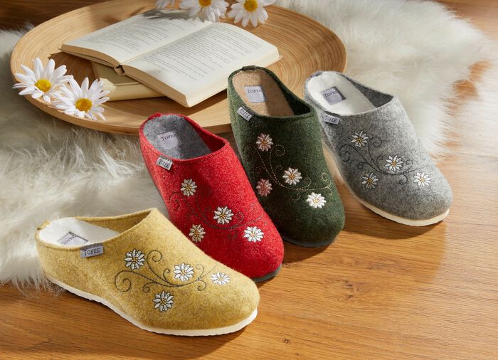 Hausschuh mit Obermaterial und Futter aus Wollfilz GRÜN