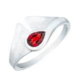 Faszinierender Damenring mit Granat 