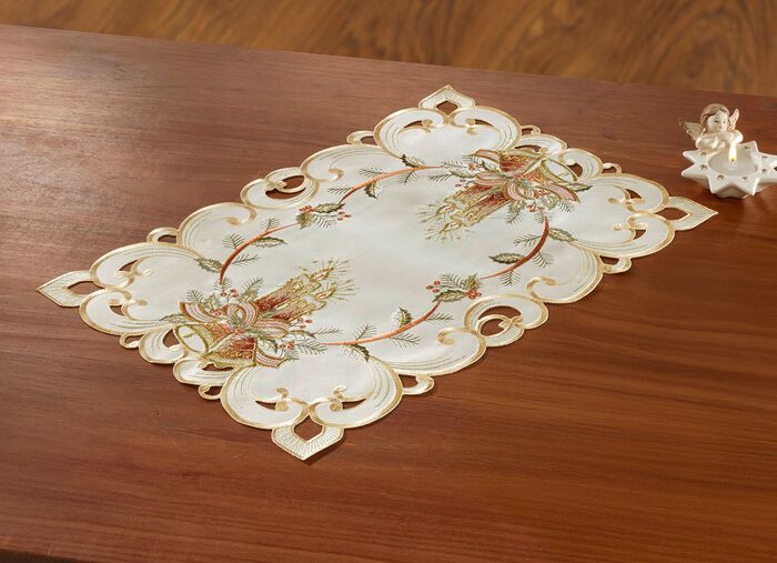 Festlich bestickte Tisch- und Raumdekoration 