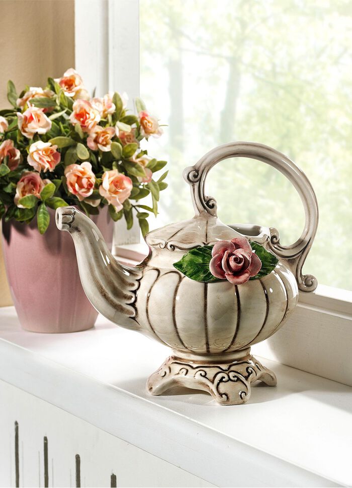 Gie&szlig;kanne mit Rosen-Applikation 