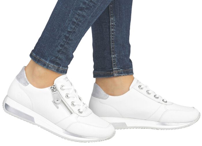 Remonte Schn&uuml;r-Sneaker mit silberfarben schimmerndem Kontrast-Besatz 