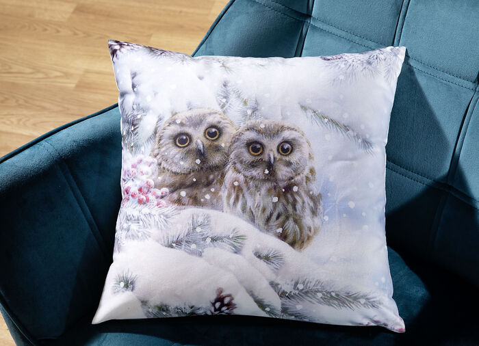 Kissenbezug in Samtoptik mit Schneeeulen-Motiv 