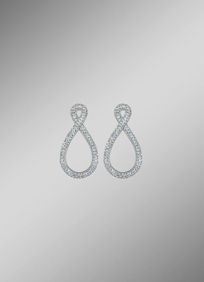 Funkelnde Eleganz: Ohrstecker mit Kristallen 