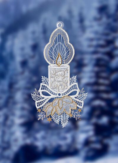 Stimmungsvolles Fensterbild aus Plauener Spitze 