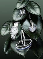 Elastisches Armband aus Edelstahl mit blauen Kristallen 