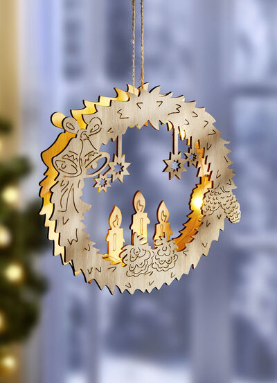 Beleuchtetes Fensterbild aus Holz 