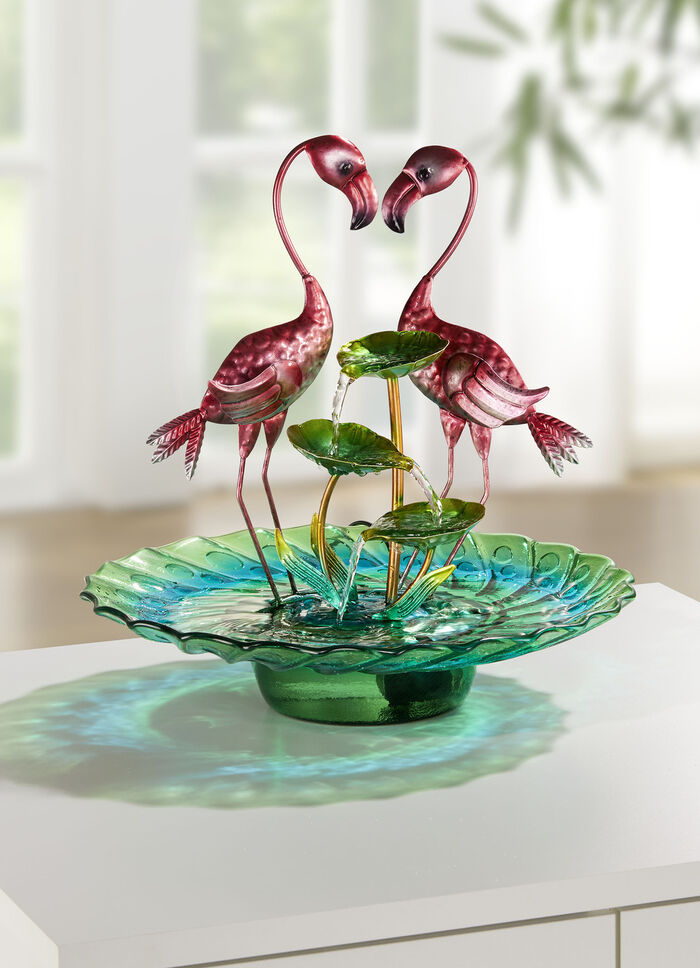 Tischbrunnen mit rosafarbenen Flamingos 