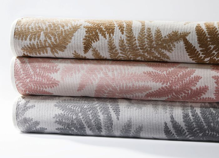 Tagesdecke mit naturnahen Bl&auml;ttermotiven GOLD