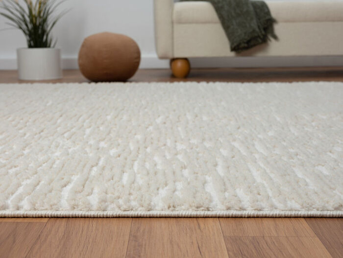 Pflegeleichte Brücken und Teppiche aus synthetischen Material-Mix 