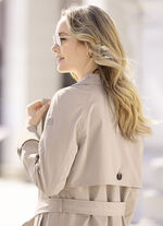 Funktions-Trenchcoat mit Gürtel. 