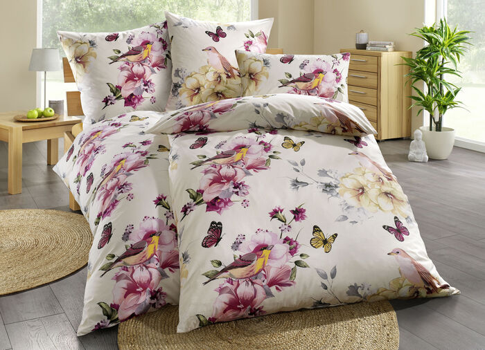 Traumhafte Bettwäsche-Garnitur mit frühlingshaftem Dessin 