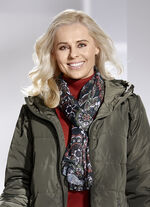 Schal mit Fantasieblüten-Dessin 