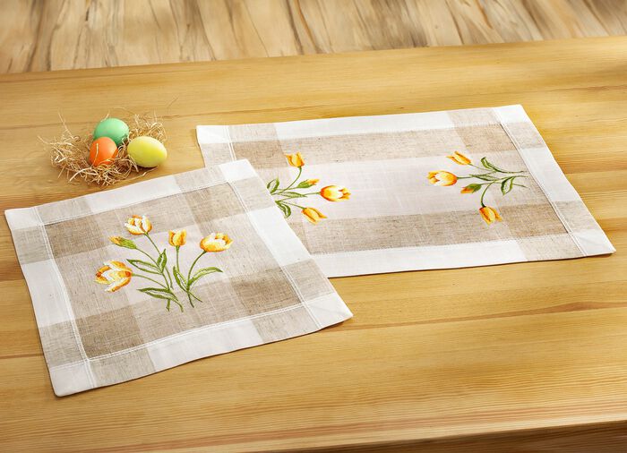 Tisch- und Raumdekoration mit Tulpen und Schmetterlingen 