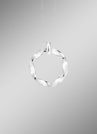 Eleganter Anhänger in gedrehtem Design 