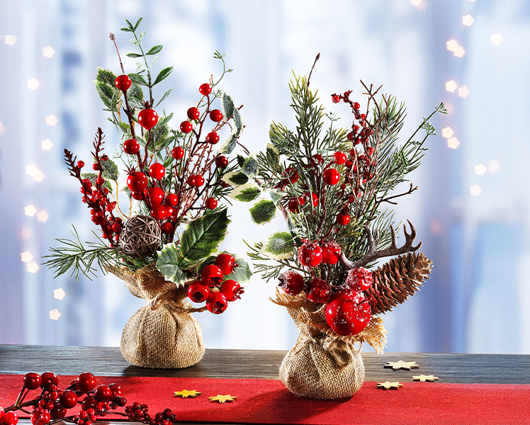 Adventskränze und Weihnachtsgestecke zaubern eine festliche Stimmung