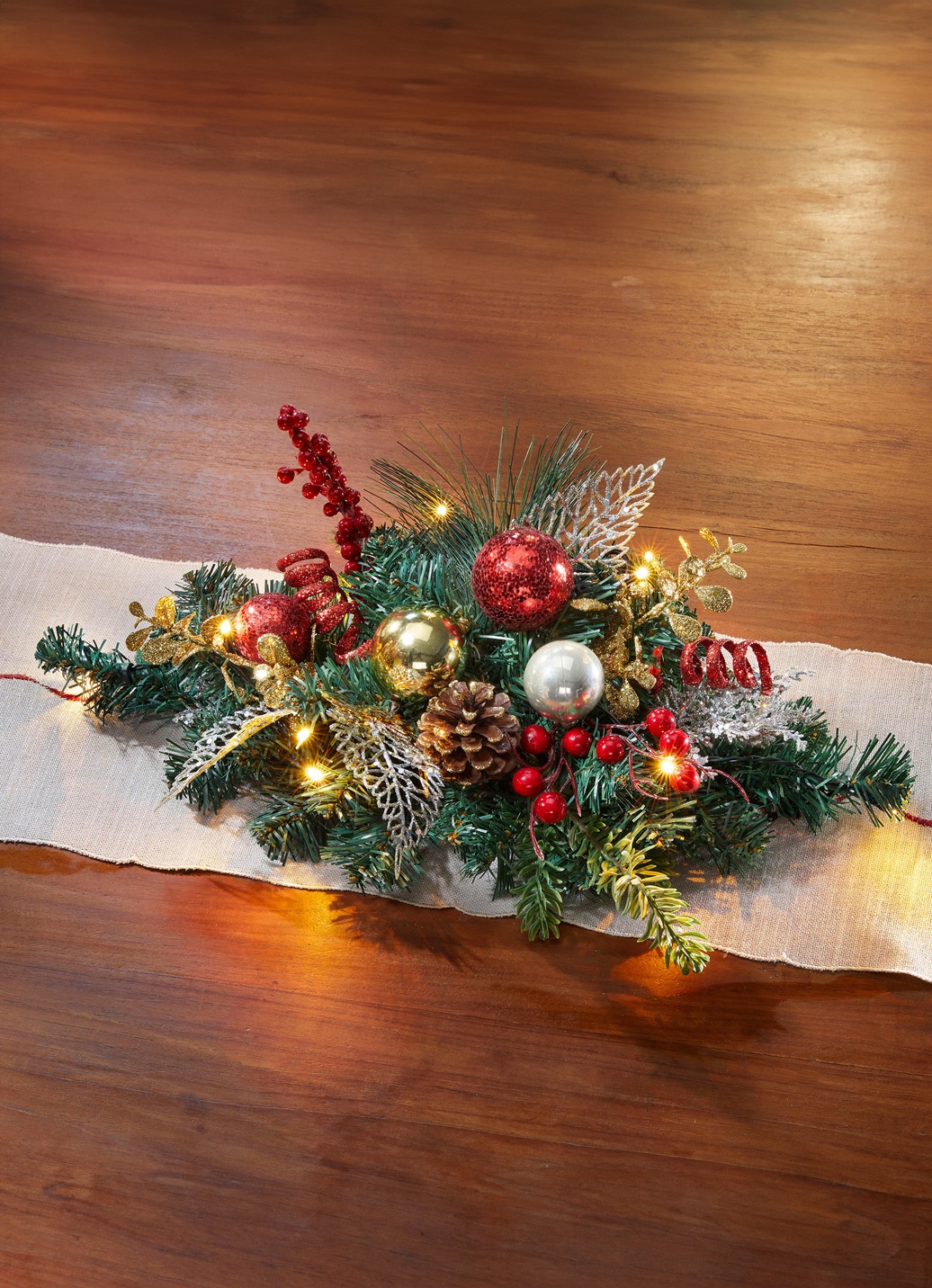 Festliche Weihnachtsgestecke und Adventskrnze